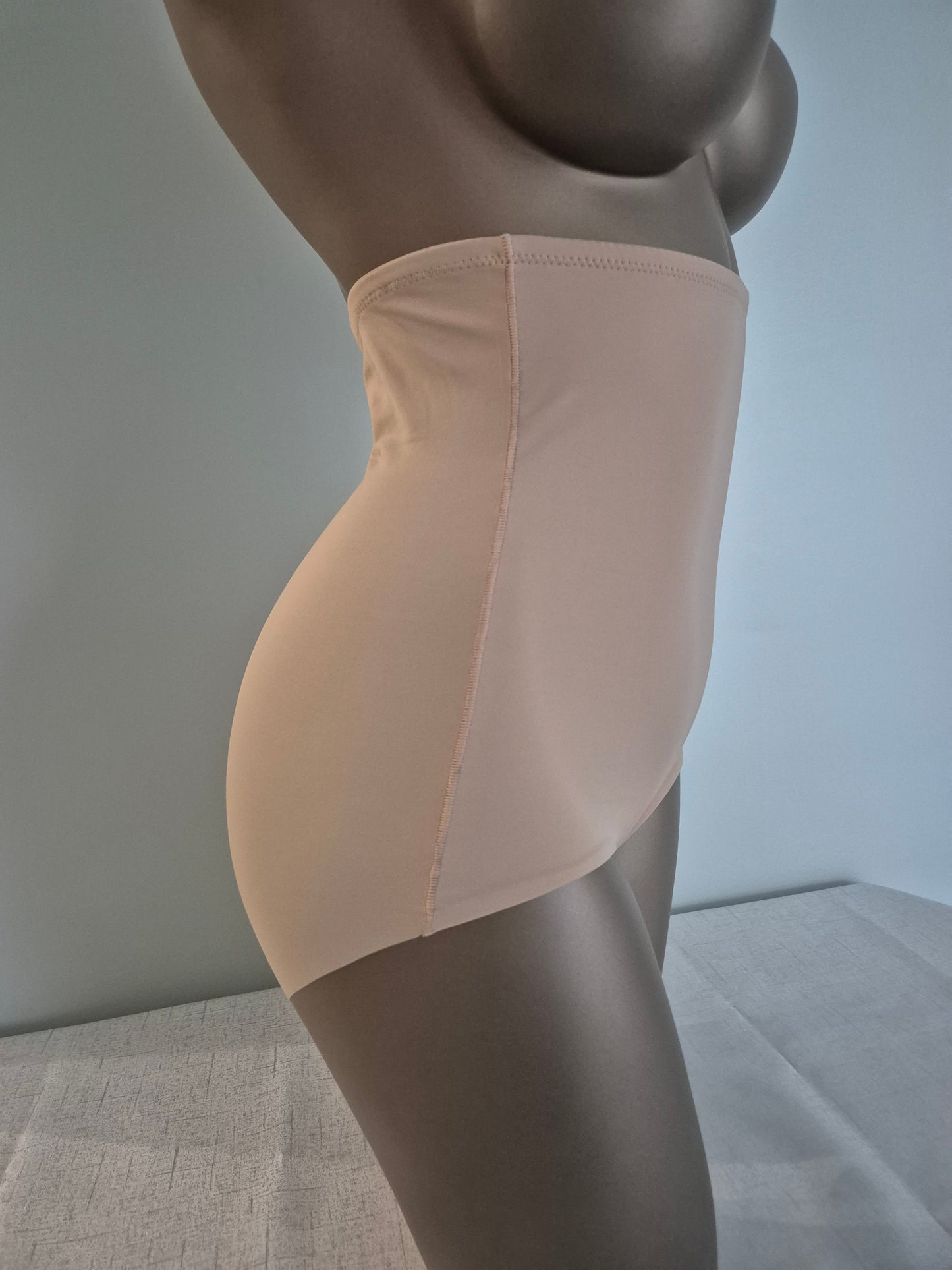 Culotte gainante taille haute LUCIE GN001 Beige (HN)