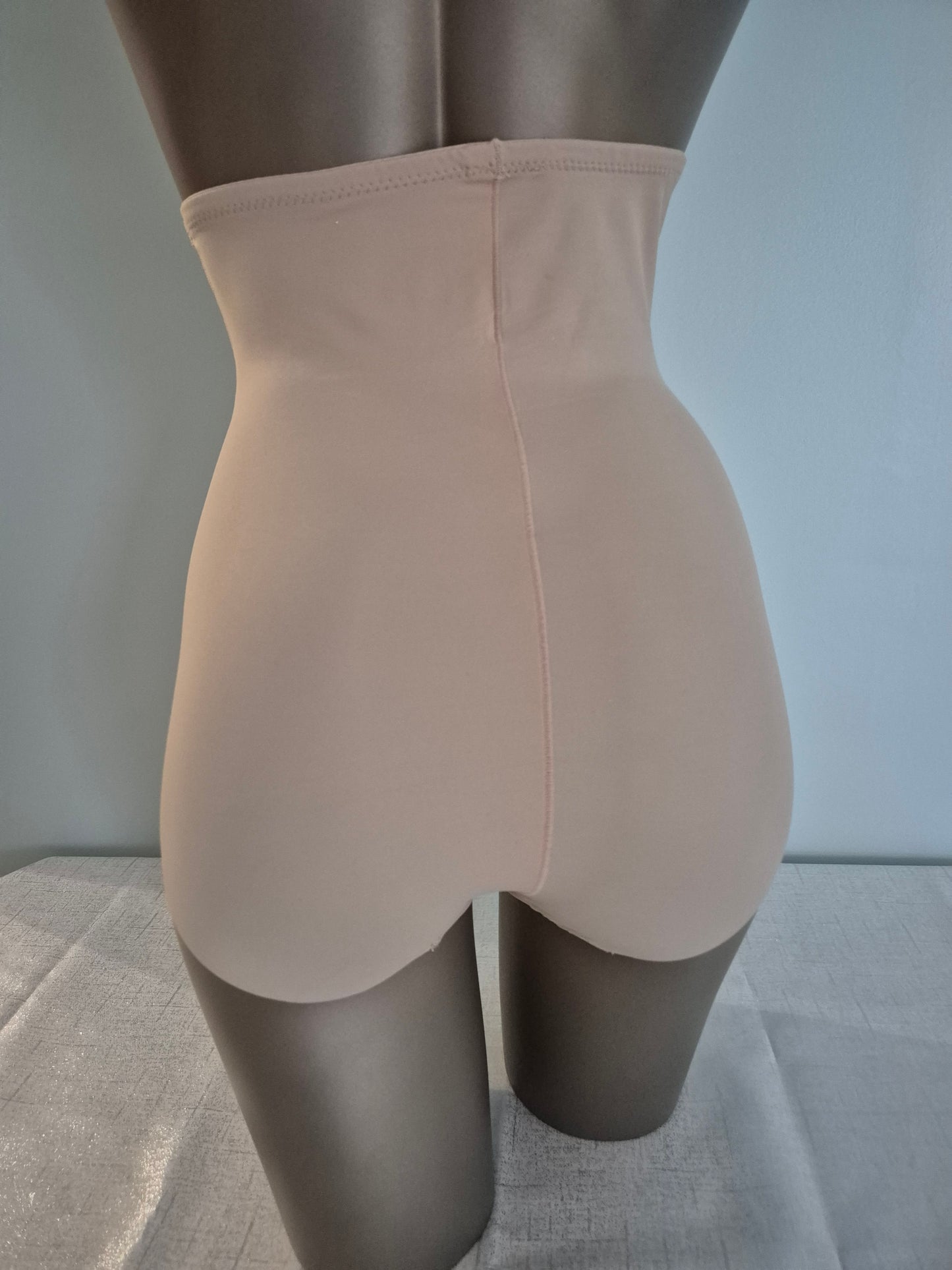 Culotte gainante taille haute LUCIE GN001 Beige (HN)
