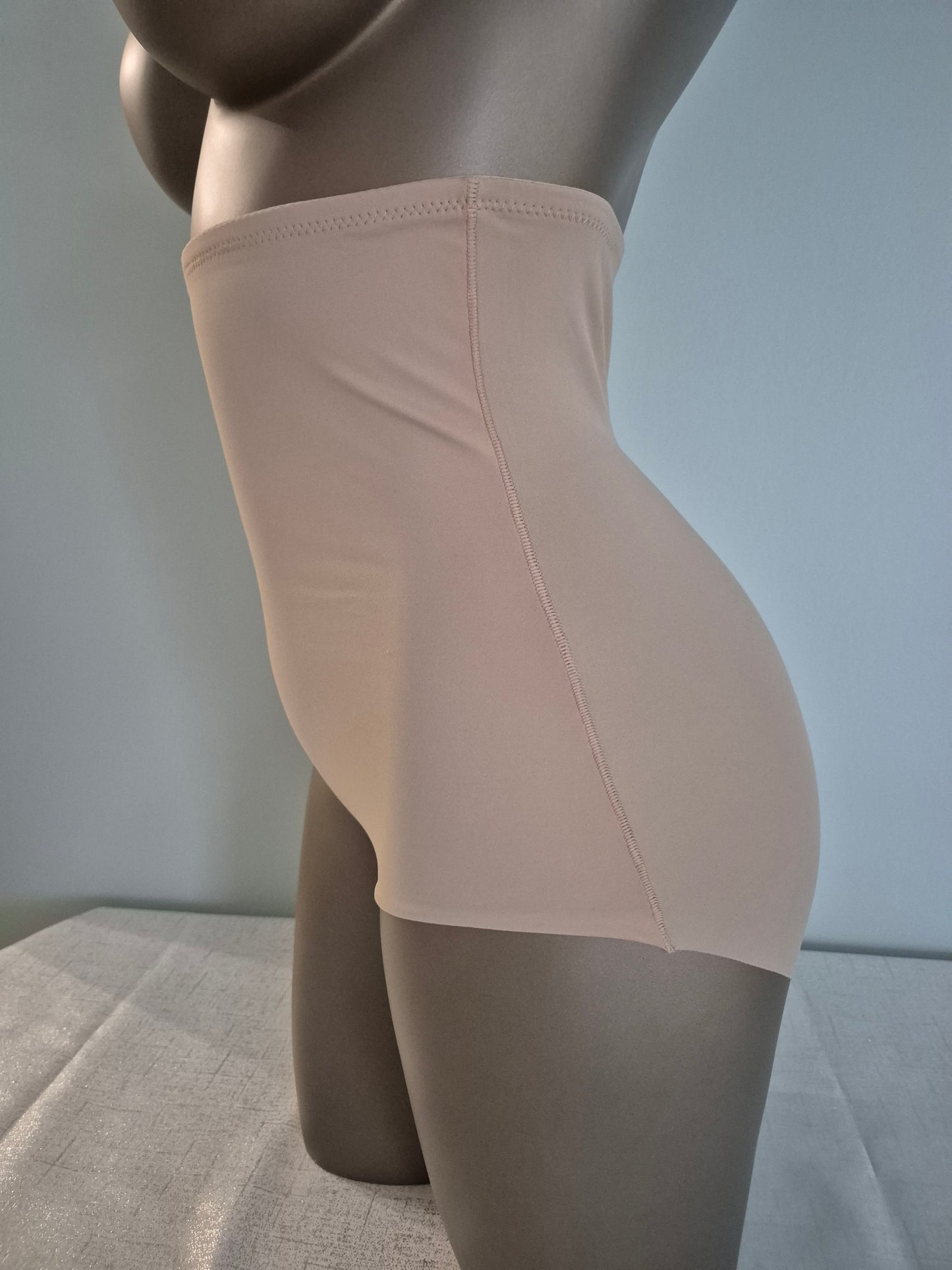 Culotte gainante taille haute LUCIE GN001 Beige (HN)